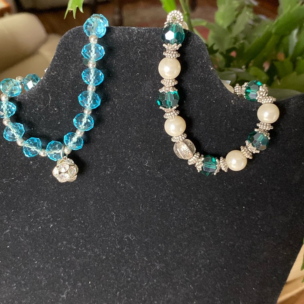 EUC Bundle of 2 Stretch Acrylic Bead/Faux Pearl Bracelets